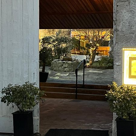 La Cour Carree Hotel Perrier Luaran gambar