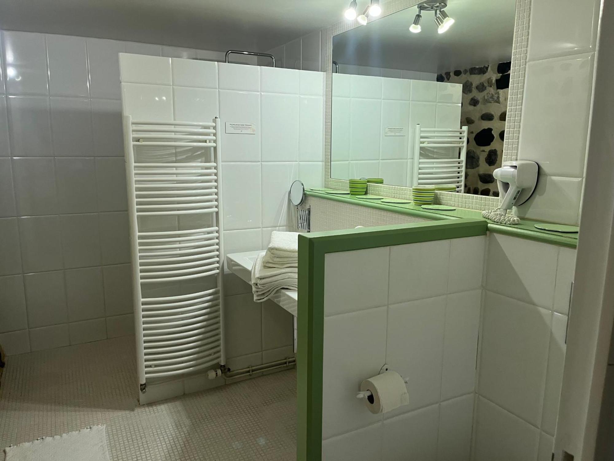 La Cour Carree Hotel Perrier Luaran gambar