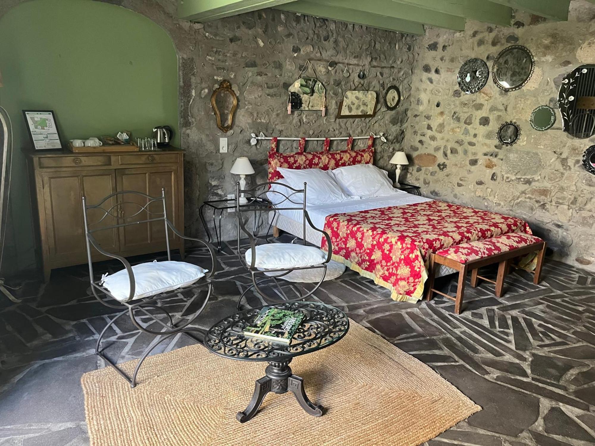 La Cour Carree Hotel Perrier Luaran gambar