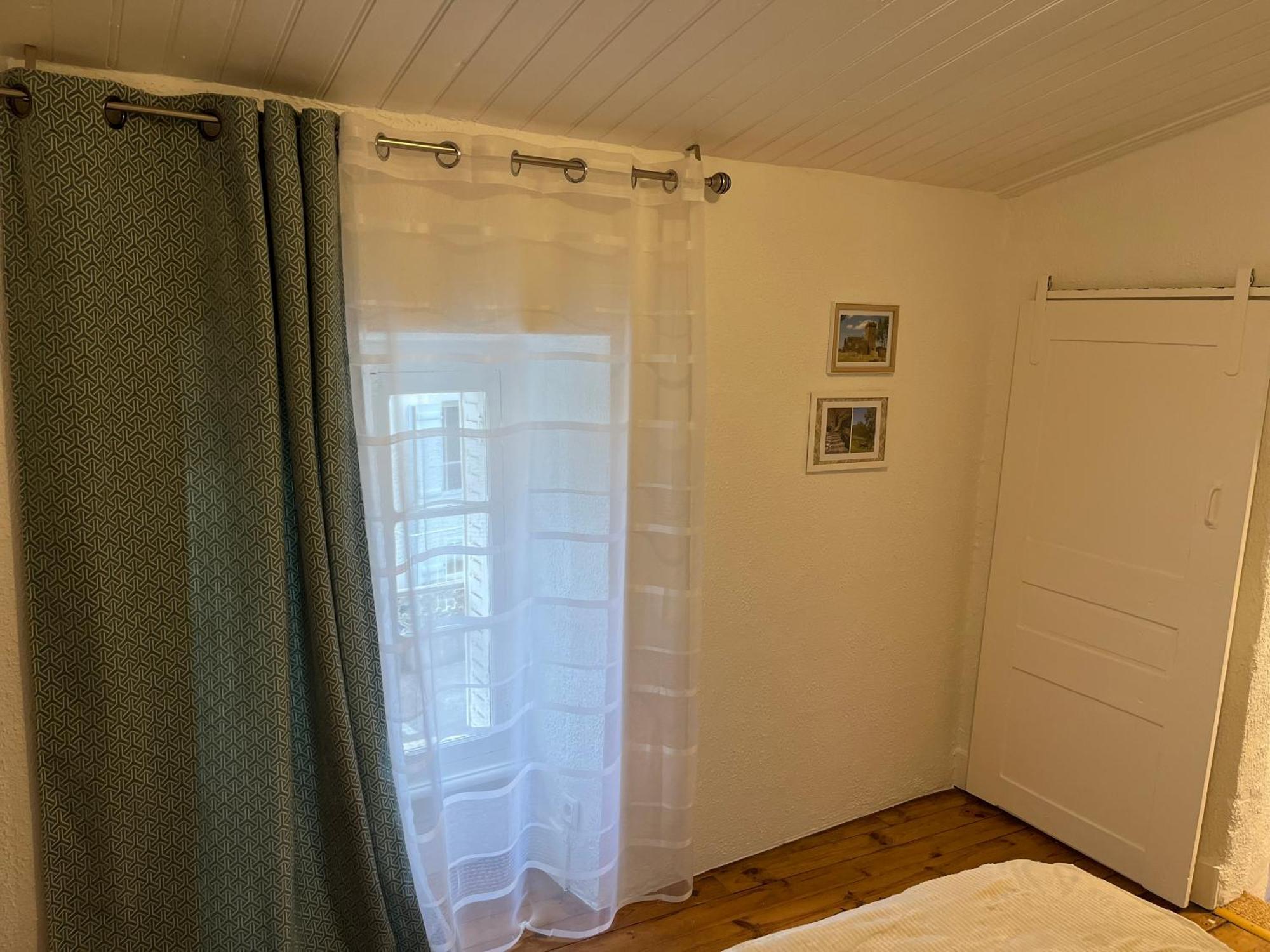 La Cour Carree Hotel Perrier Luaran gambar