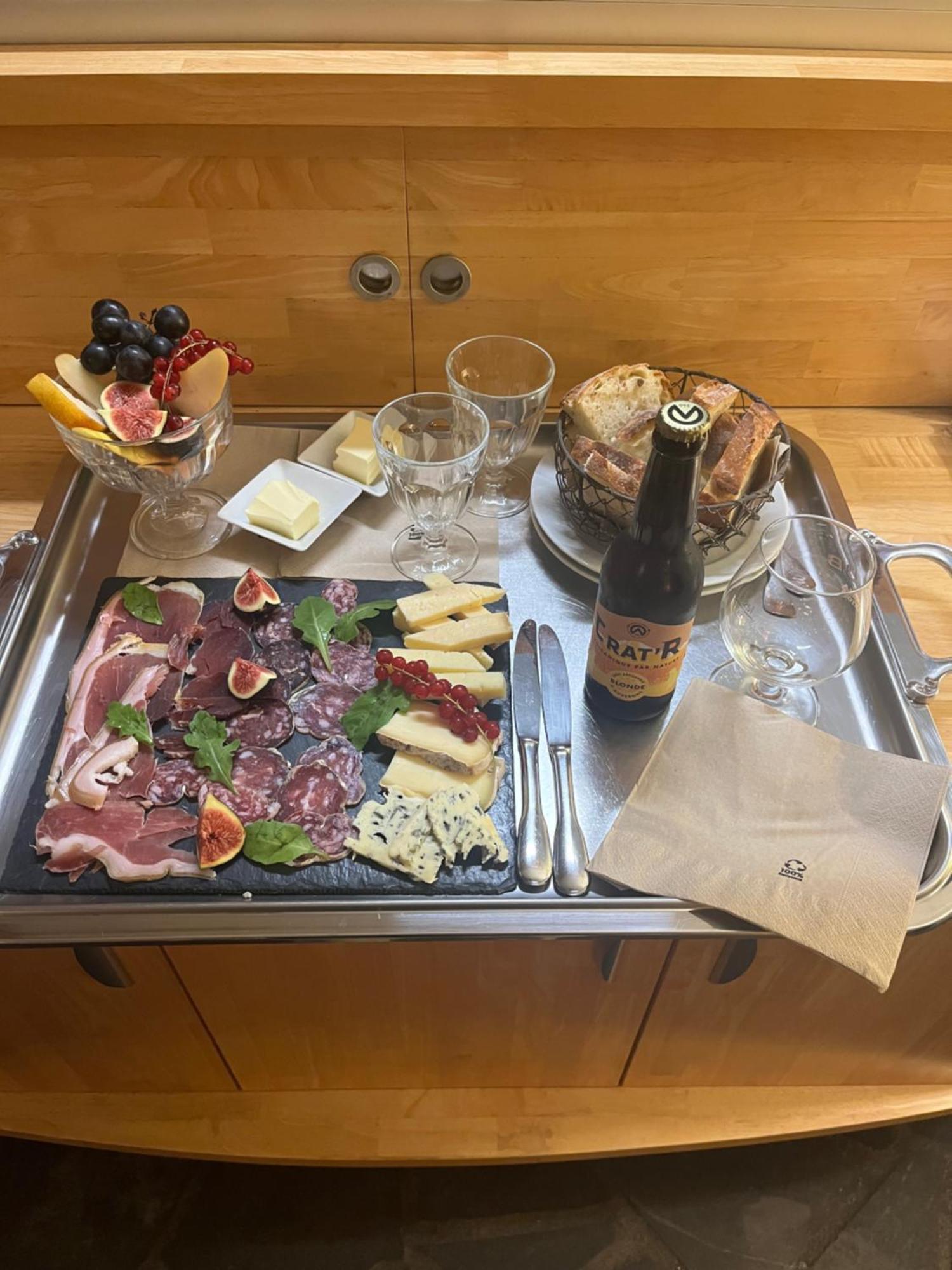 La Cour Carree Hotel Perrier Luaran gambar