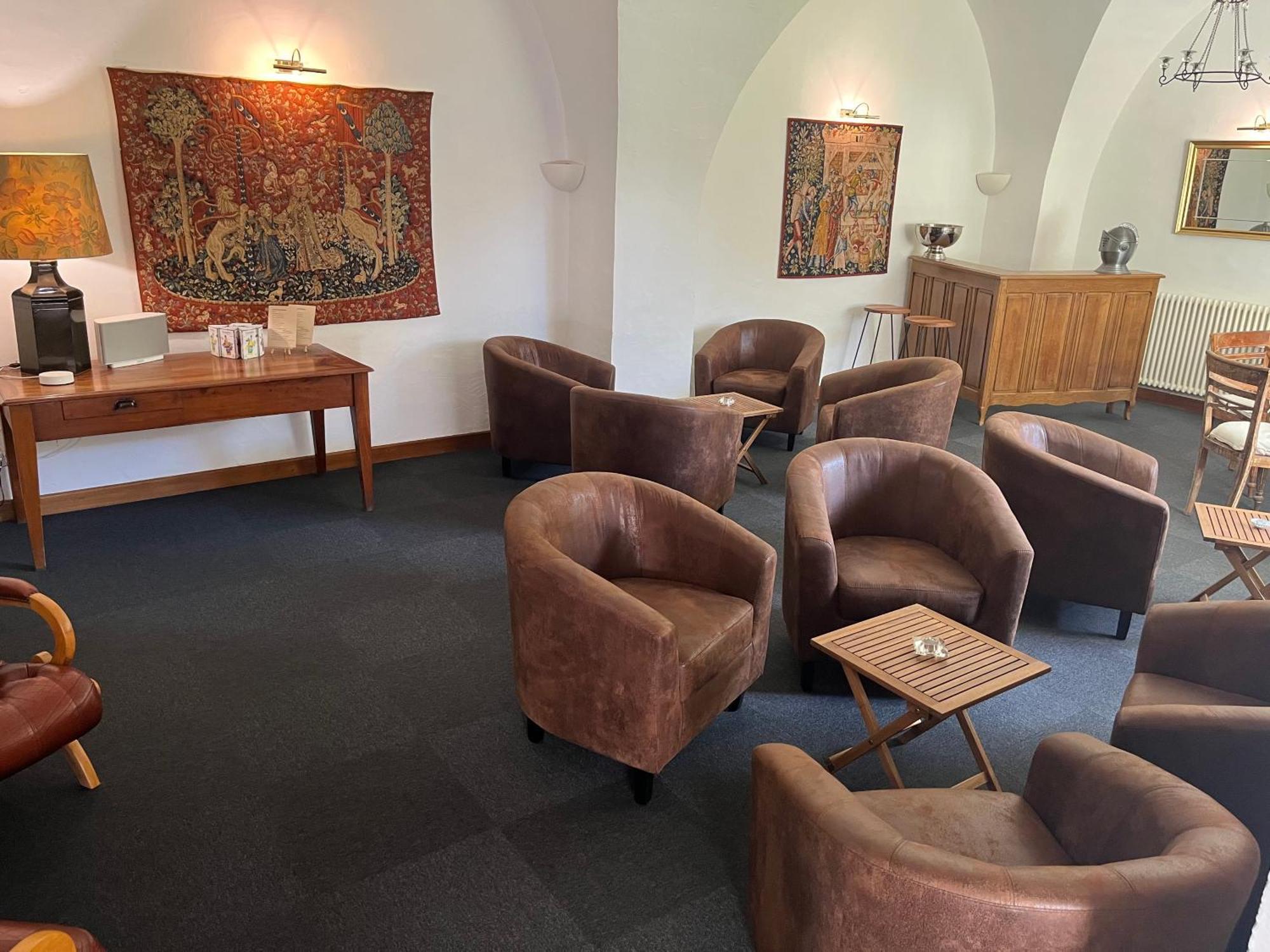 La Cour Carree Hotel Perrier Luaran gambar