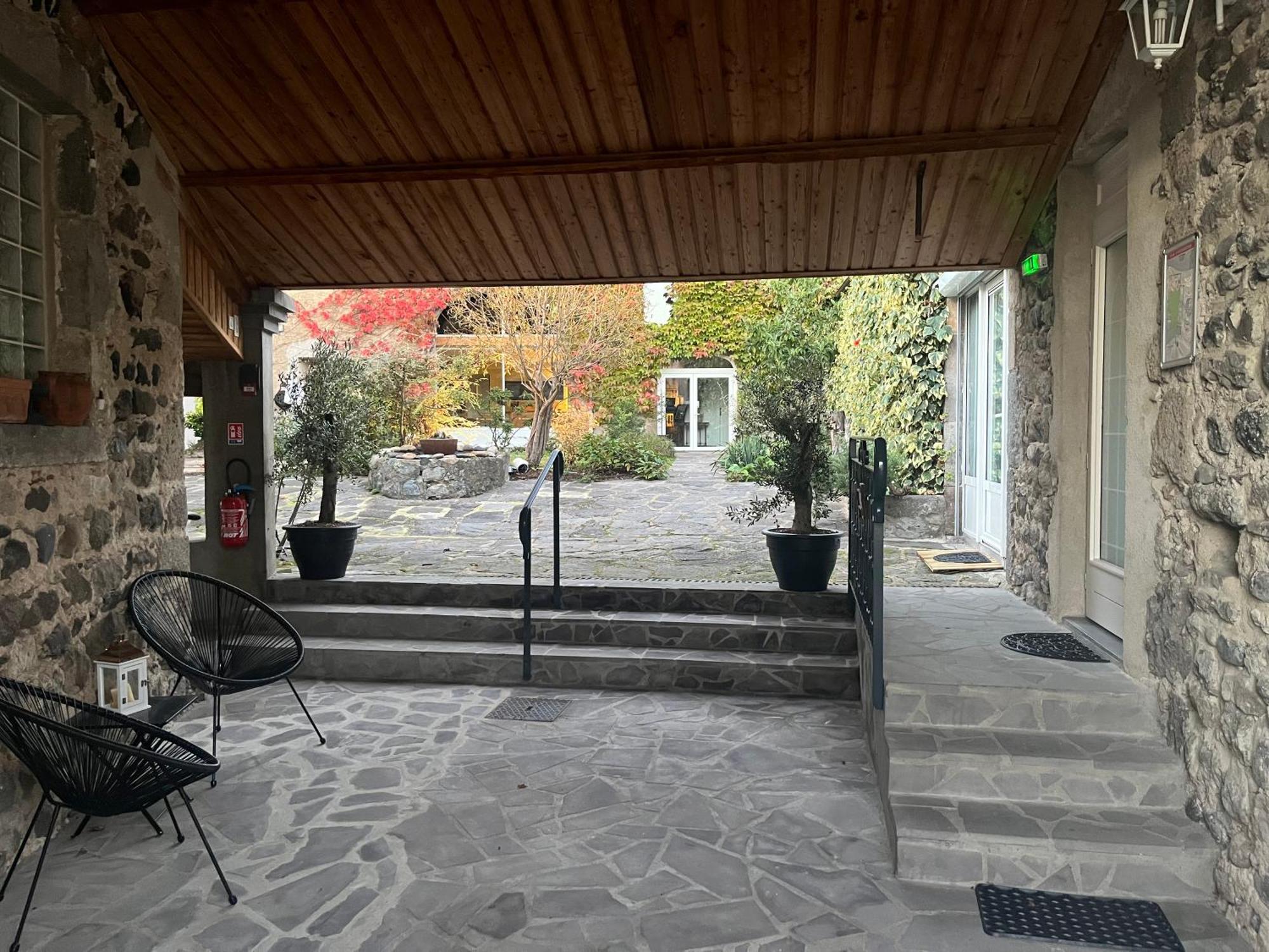 La Cour Carree Hotel Perrier Luaran gambar